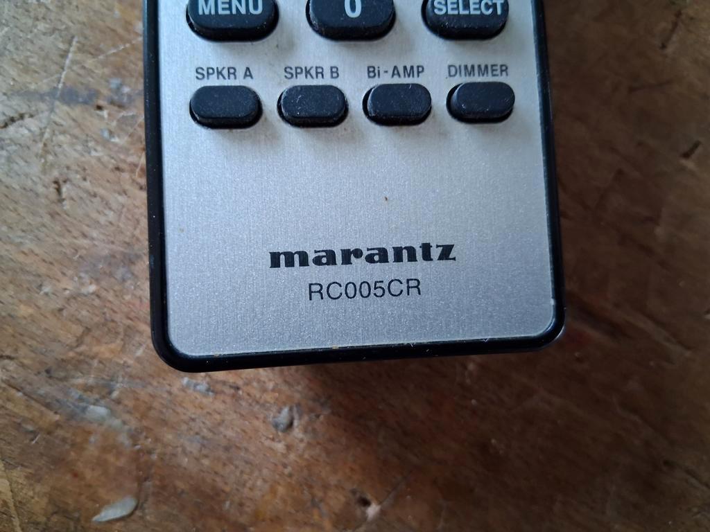 Gezocht, afstandsbediening voor een marantz  MCR-502
