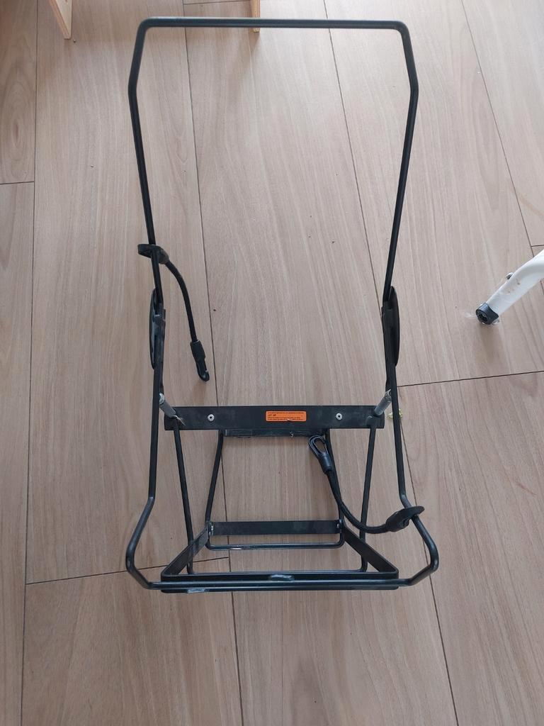 Maxi cosy houder, gratis op te halen