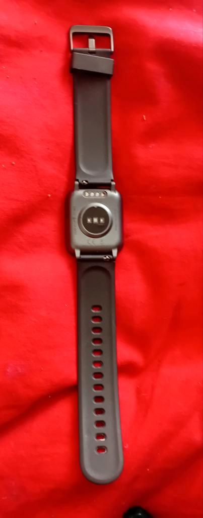 GEZOCHT wieowie heeft oplader voor fitbit smartwatch??