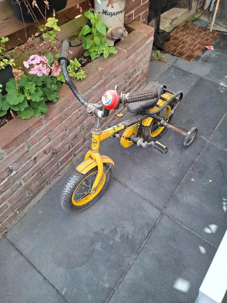 Leuk kinderfietsje met zijwieltjes