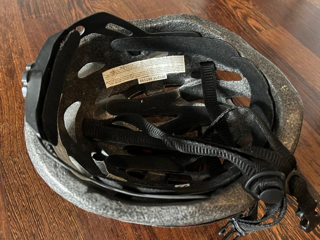 Shimano schoenen en fietshelm Agu