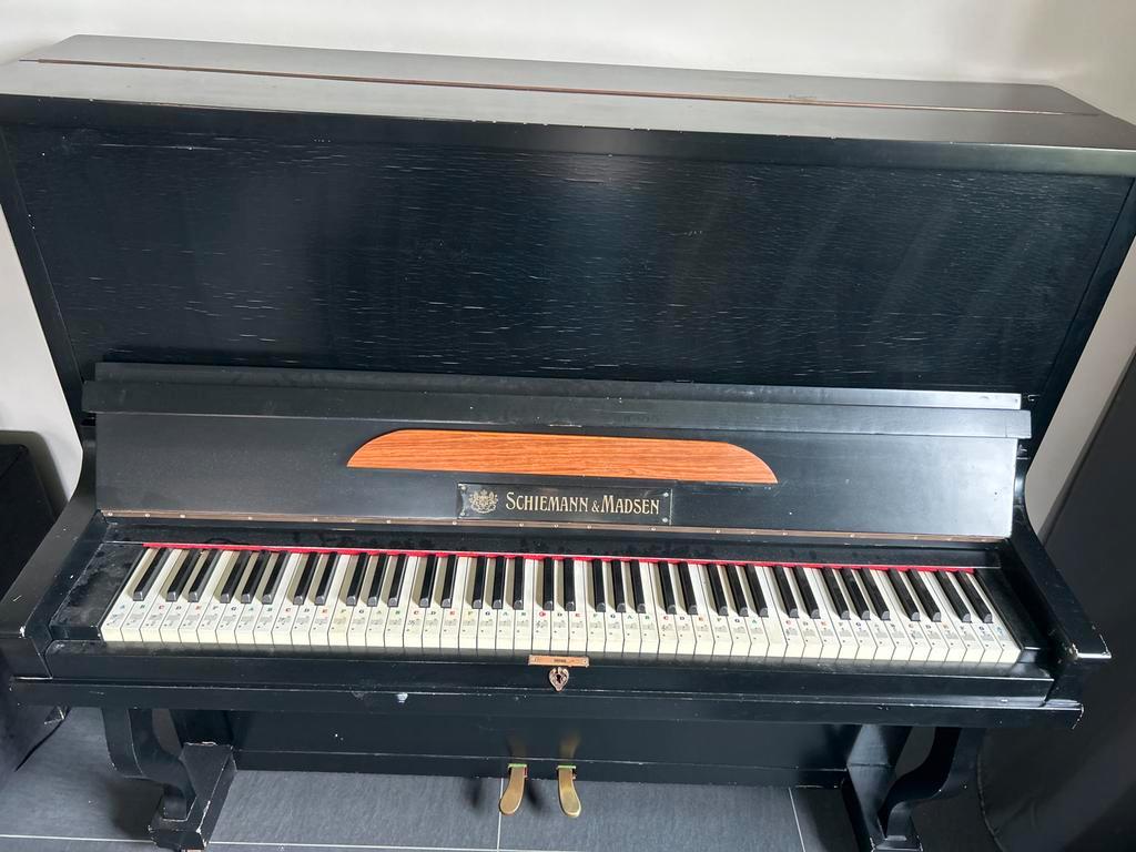 Gratis Piano Schiemann & Madsen (Niet Gestemd)