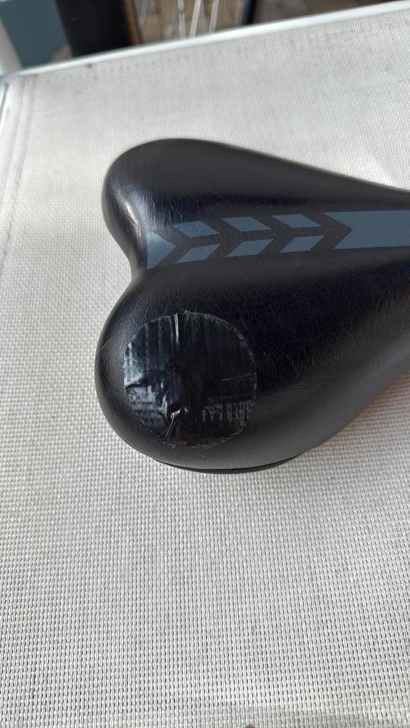 Fietzadel voor kind. Zadel te hoog? Deze heeft ons geholpen.