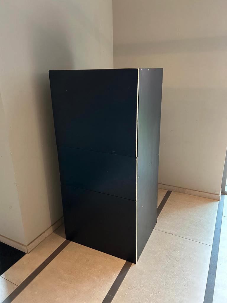 Opzet kast voor de Pax kast zwartbruin