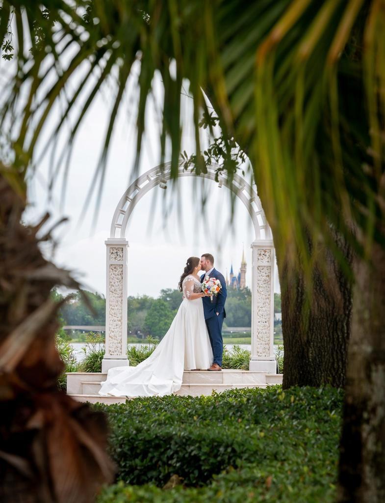 Gratis drone shot. Love shoot. Luchtvideo