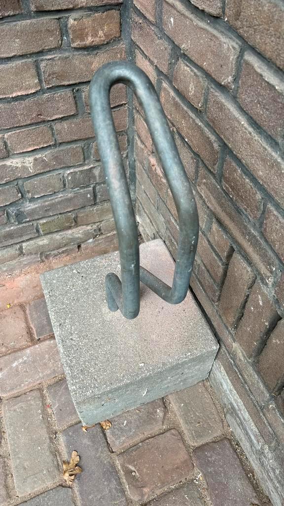 Fietsrack met betonvoet
