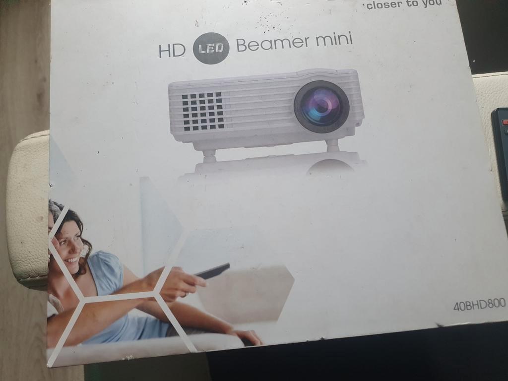 Led mini beamen van salora ruilen tegen smartphone