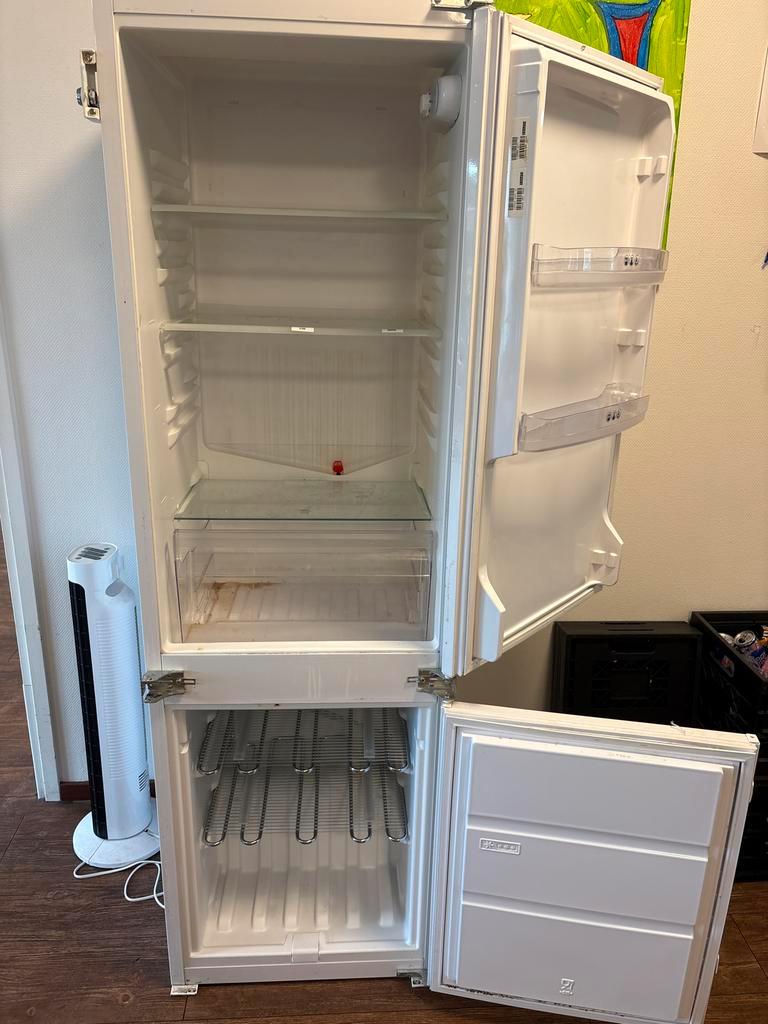 Oude Koelkast - Gratis af te halen!