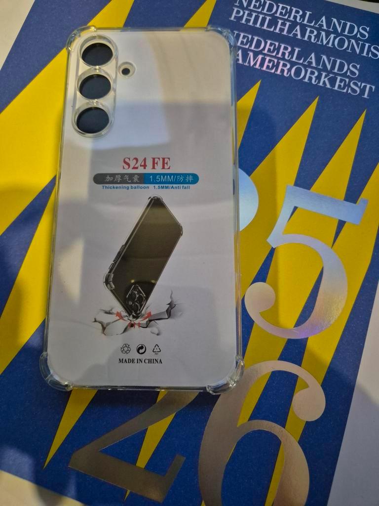 Gratis Samsung S24 FE Hoesje - Transparant
