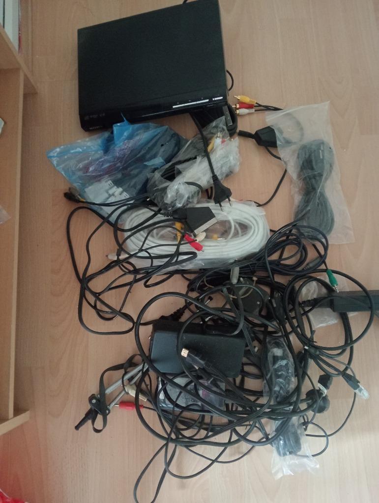 Audio kabels, internetkabels en DVD player