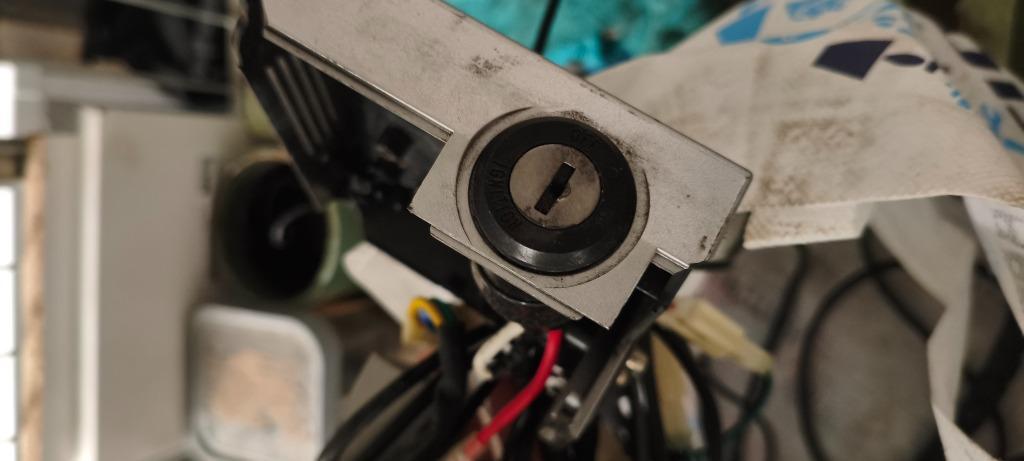 Ananda 24V borstel­loze motorcontroller met contactsleutel