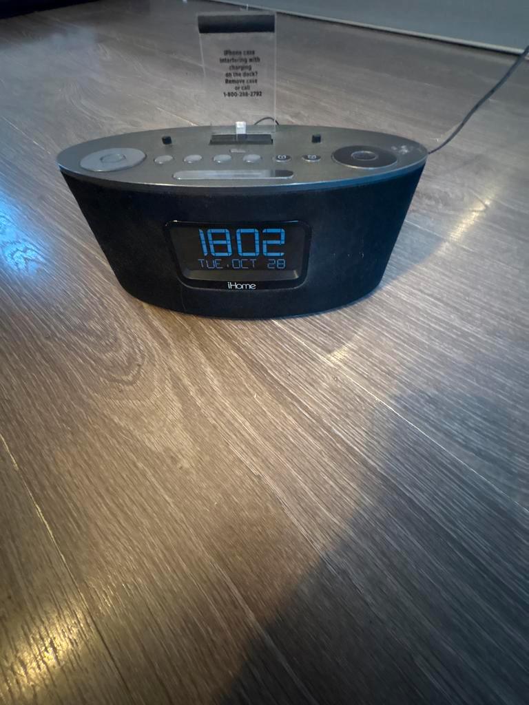 iHome iPhone Dock - Wekker Radio