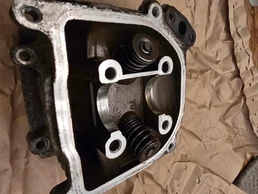 Cilinderkop GY6 50cc lange kleppen (defect)