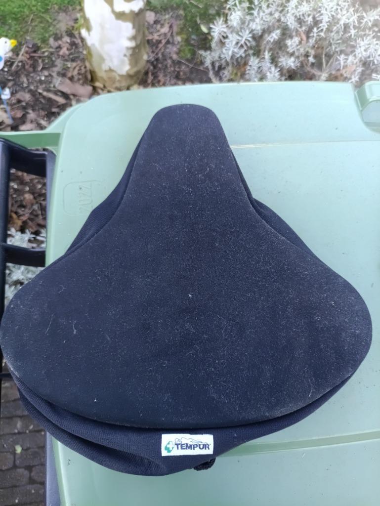 Gratis zadelhoes traagschuim bromfiets/fiets