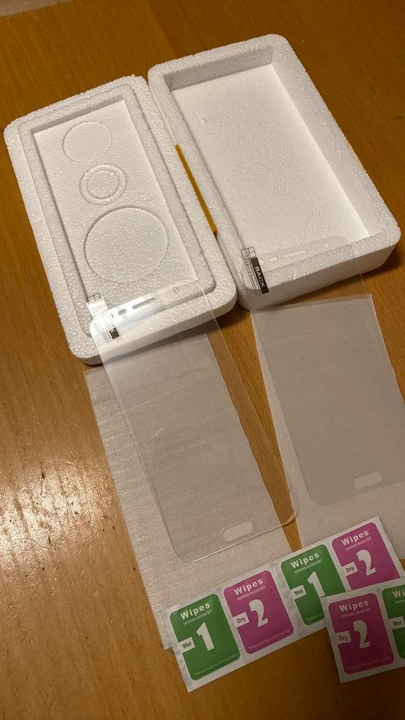 Gratis twee nieuwe screenprotectors samsung A40