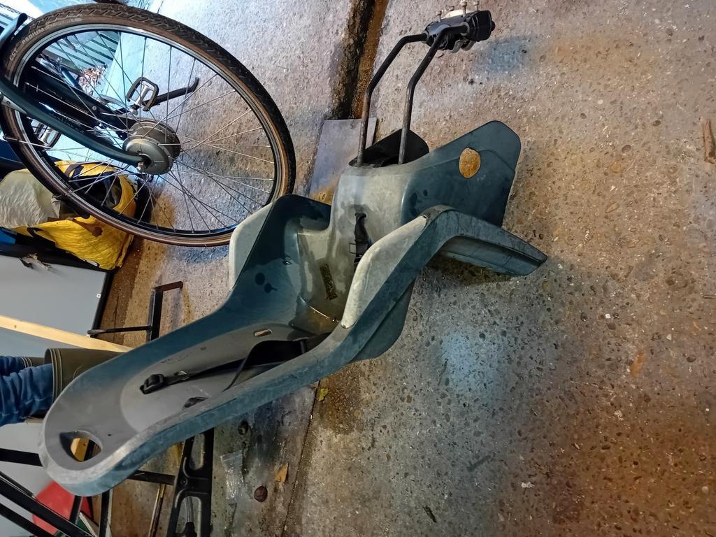 Gratis Fietszitje zonder voetensteunen.