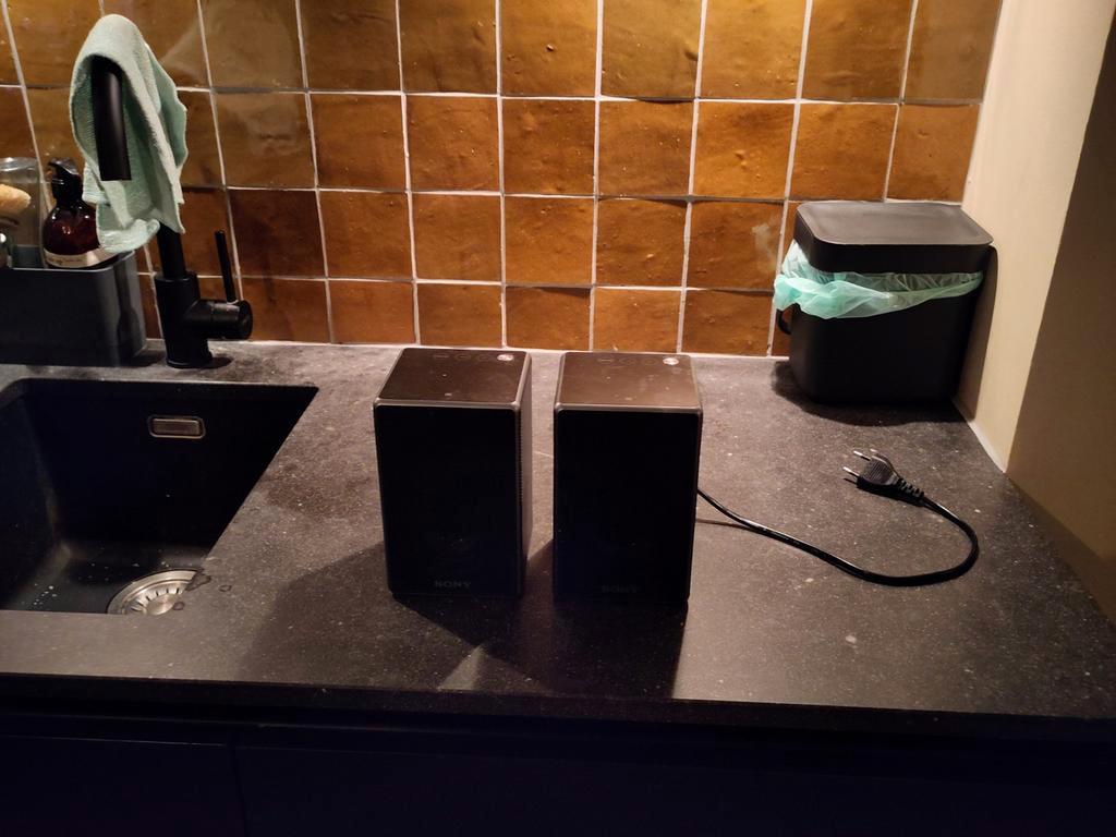 2 Sony luidsprekers (gratis op te halen!)