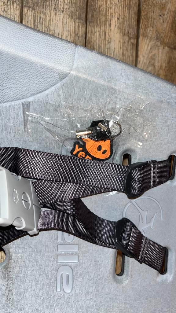 Yepp kinderstoeltje grijs (achter)