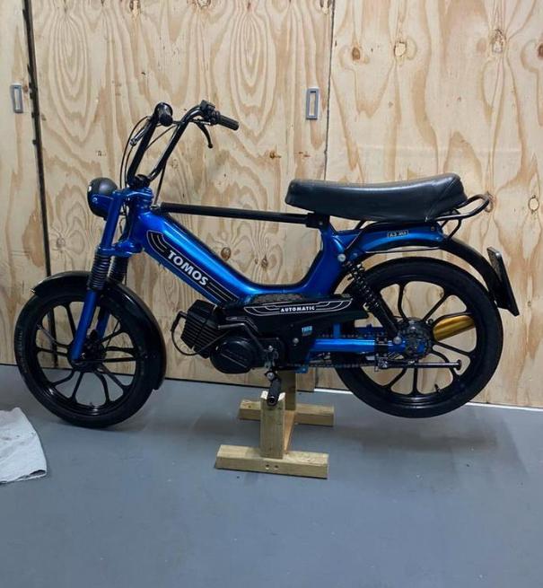 Gezocht brommer als je  er gwn ff snel vanaf moet )