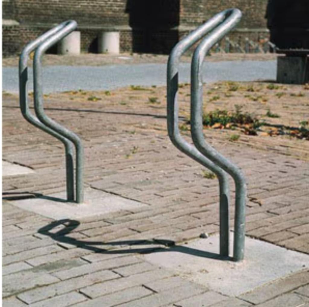 Fietsrek met betonvoet. 2 stuks