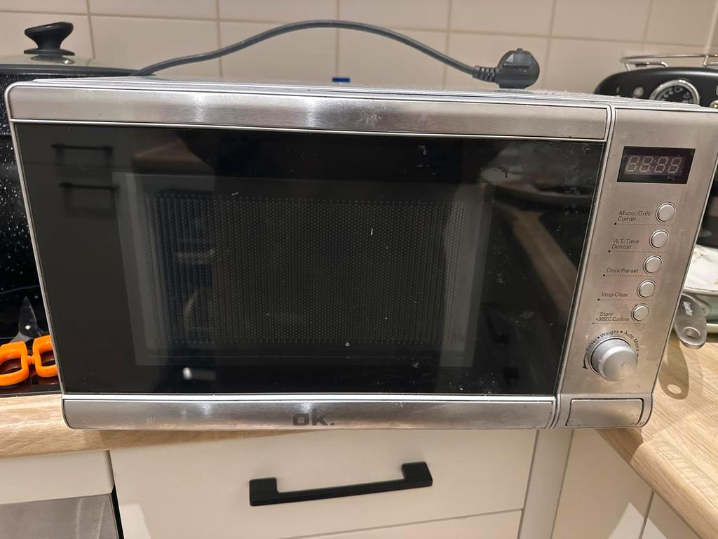 GRATIS AF TE HALEN OK. Combimagnetron - Gebruikt