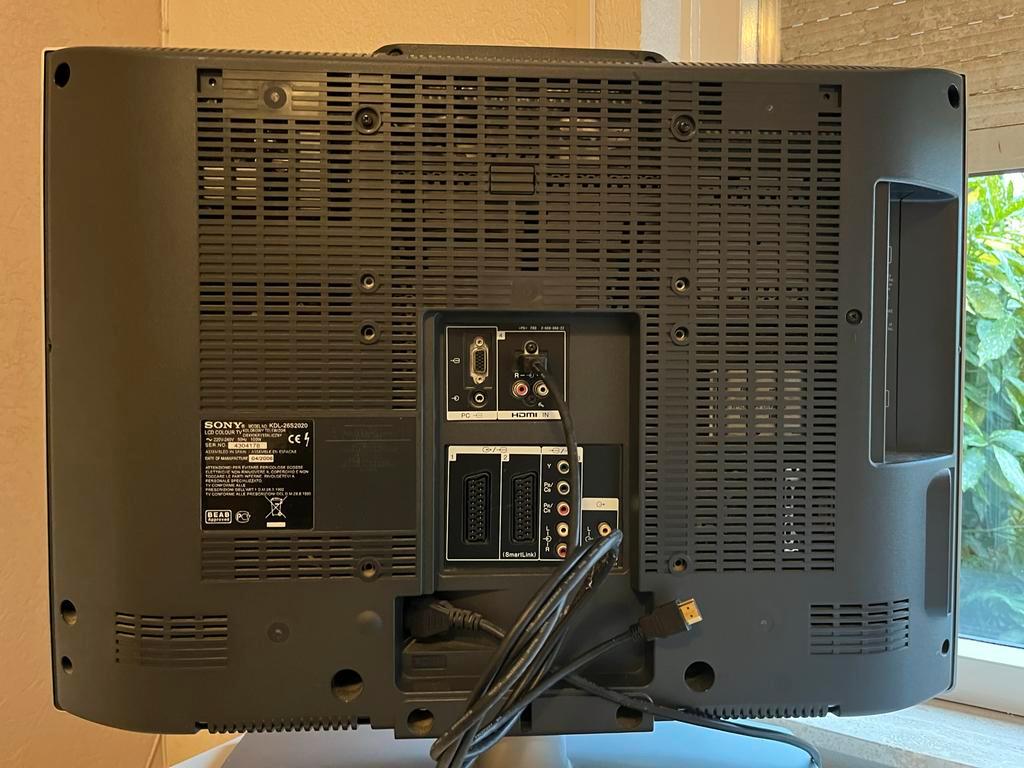 Sony Bravia LCD TV - KDL-26S2020