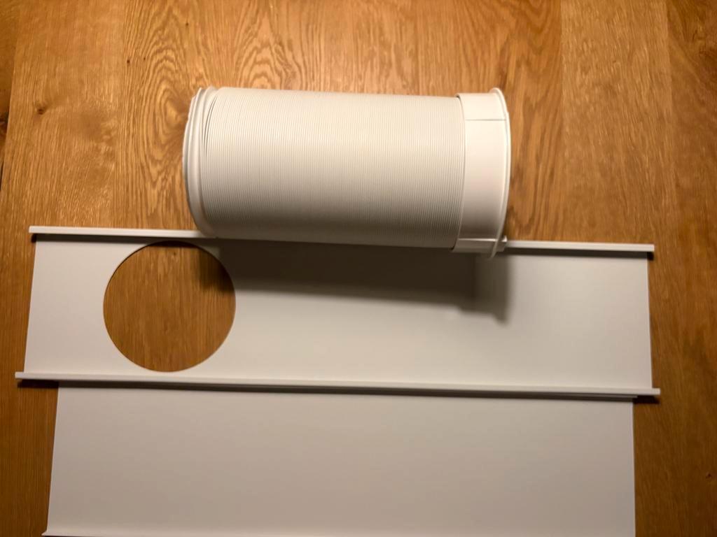 Nieuwe airco slang /  kozijn - Nooit Gebruikt!