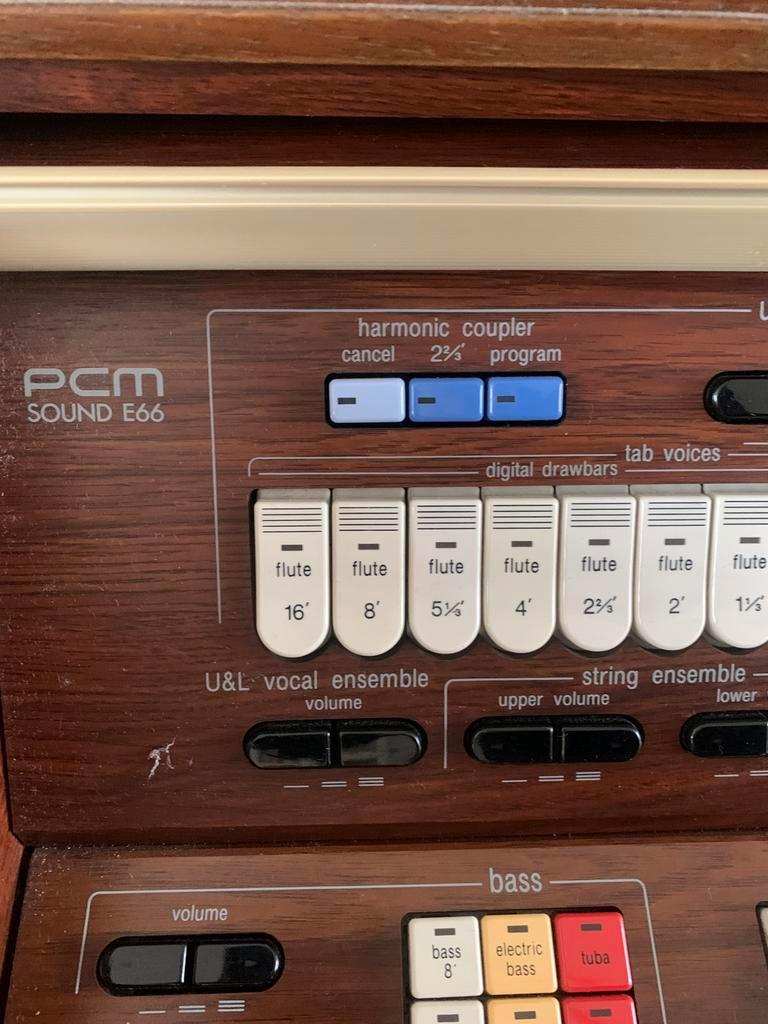 Orgel Technics PCM Sound E66