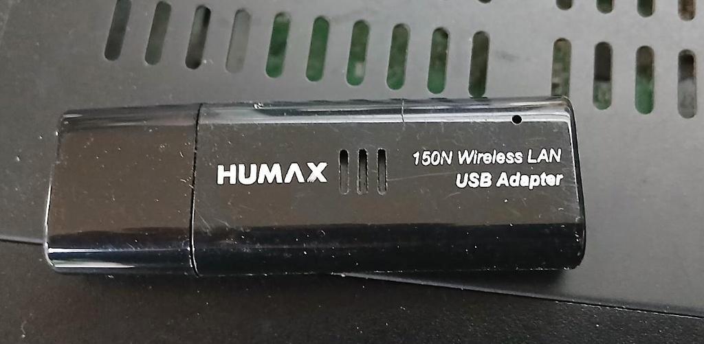 drie digitale TV decoders