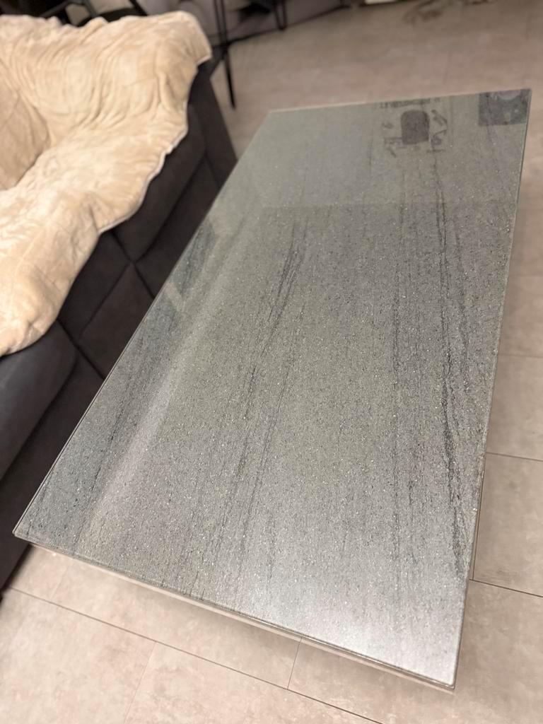 Eettafel + 6 stoelen en salontafel