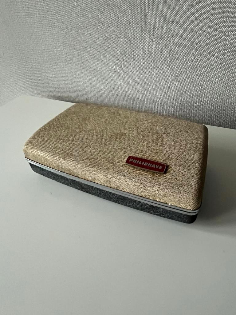 GRATIS: oud Philips scheerapparaat SC-7860