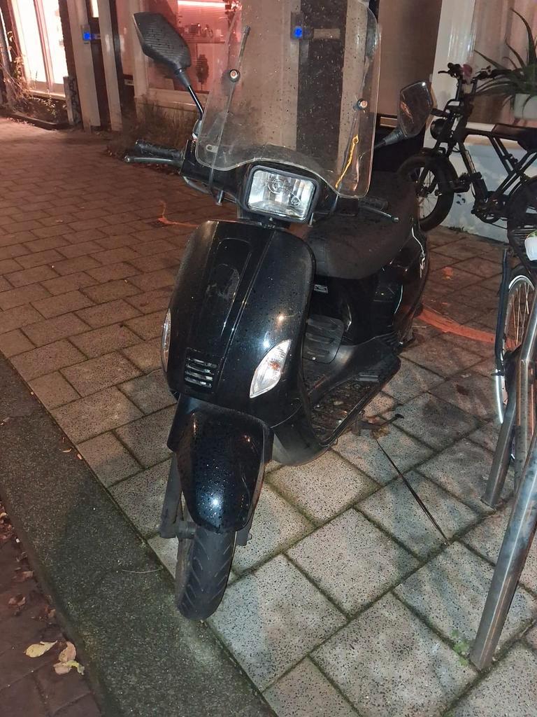 Defecte Scooter -PRICE DROP !;;;  Opknapper of Onderdelen