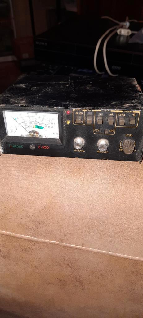 Antieke oude satelliet receiver vintage gratis