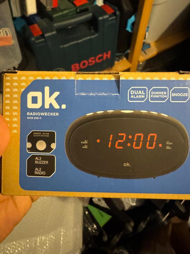 Radiowekker (nieuw in dois)