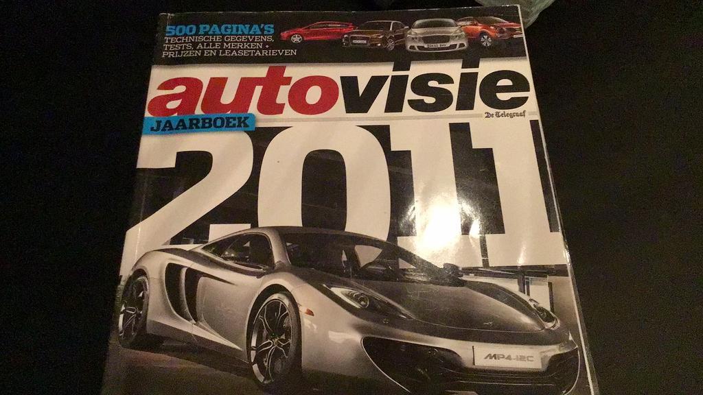 Autoboek verschillende jaartallen