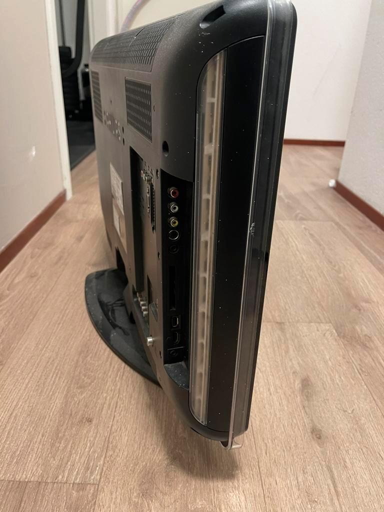 Gratis Philips 32inch Ambilight tv