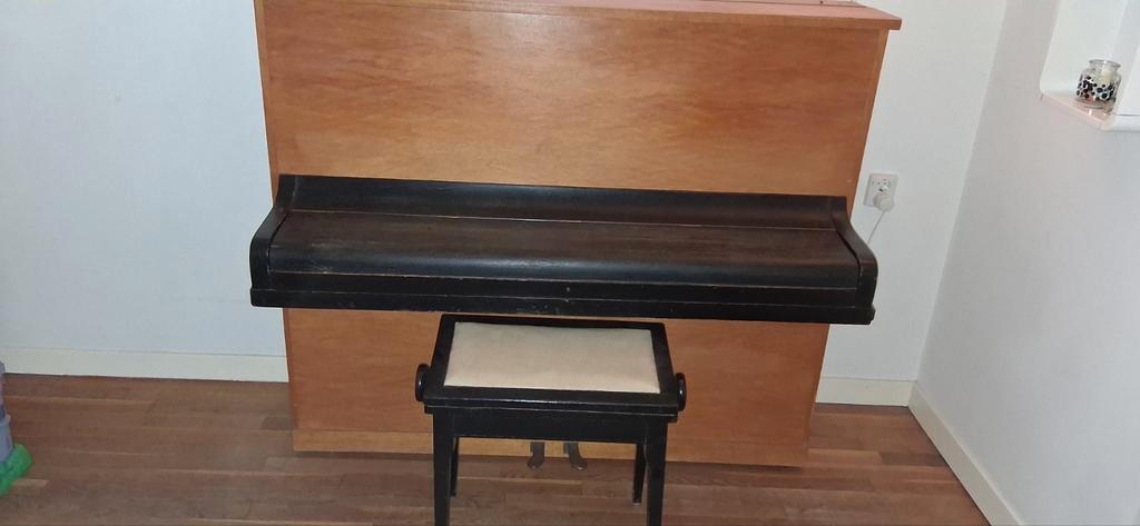 Piano, gratis afhalen, zelf vervoer organiseren