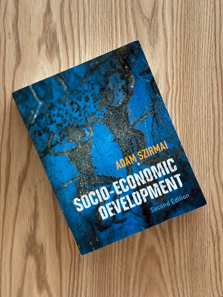 Socio-Economic Development 2nd edition Adam Szirmai boek