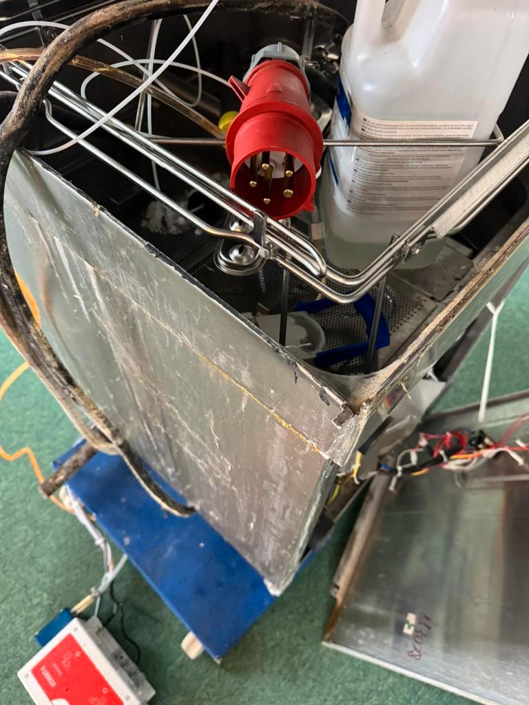 Comenda LC 900 CRC doorschuif vaatwasser, warm water defect