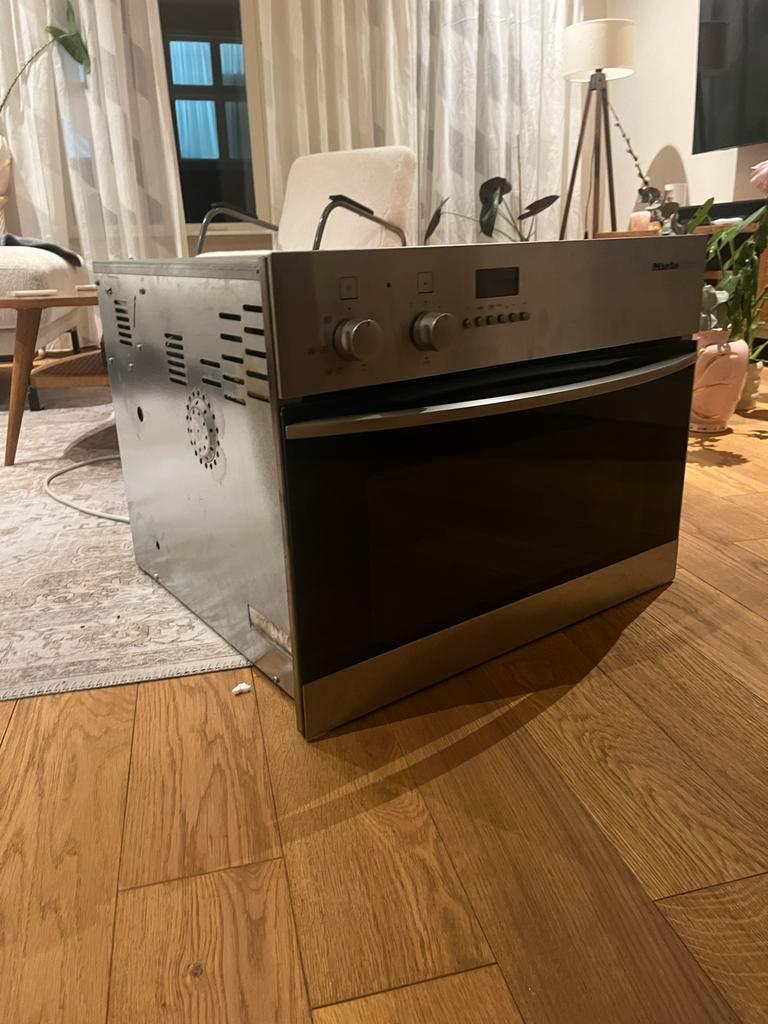 Compacte Miele Oven (niet werkend)