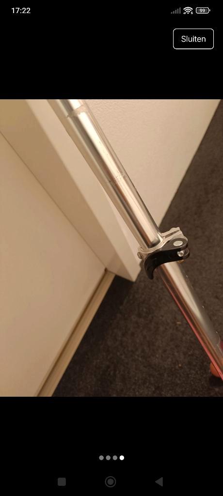 Roze stepje met lichtgevende wieltjes (lees verder)