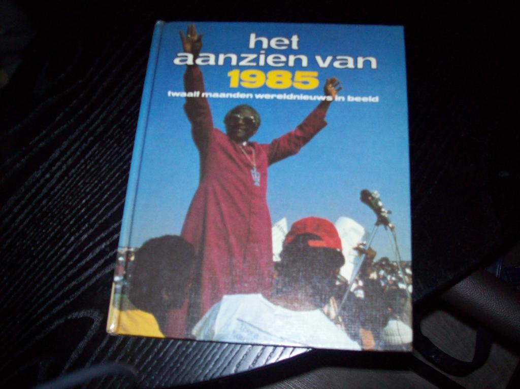 boek, aanzien van 1985  gratis op te halen