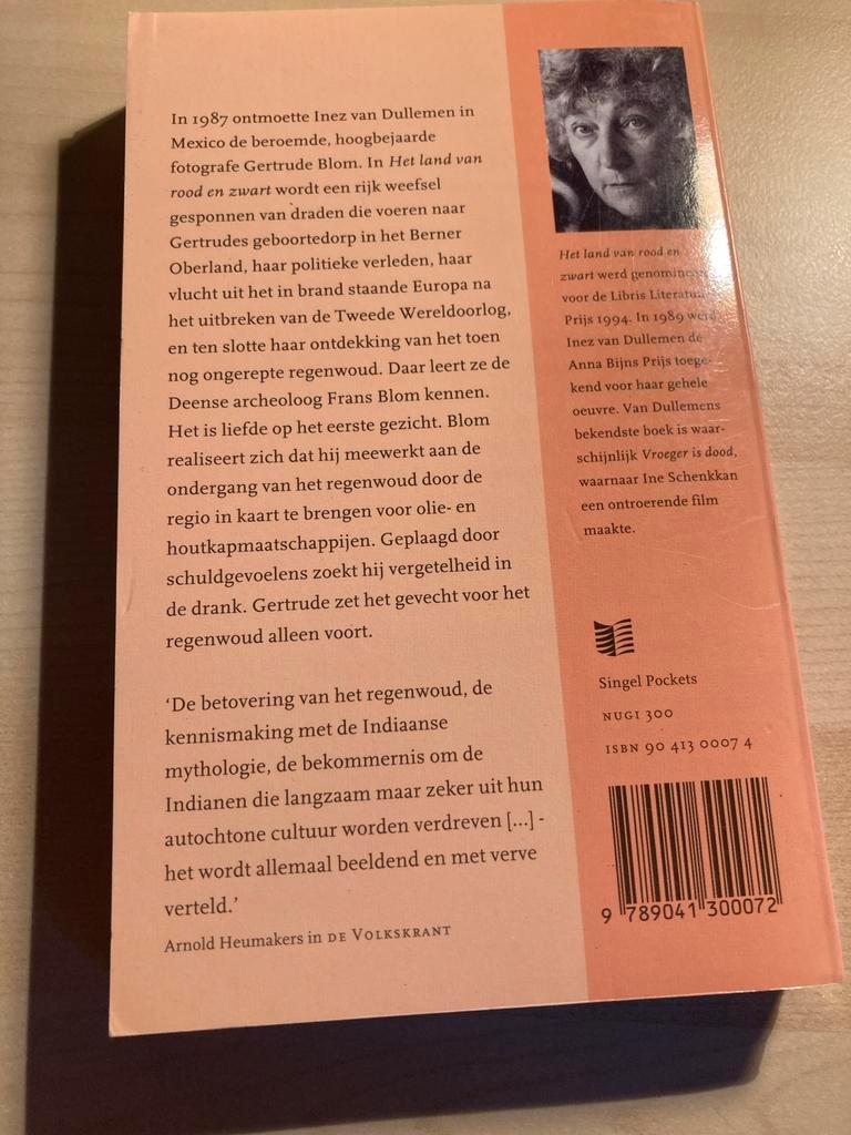 Het land van rood en zwart - Inez van Dullemen