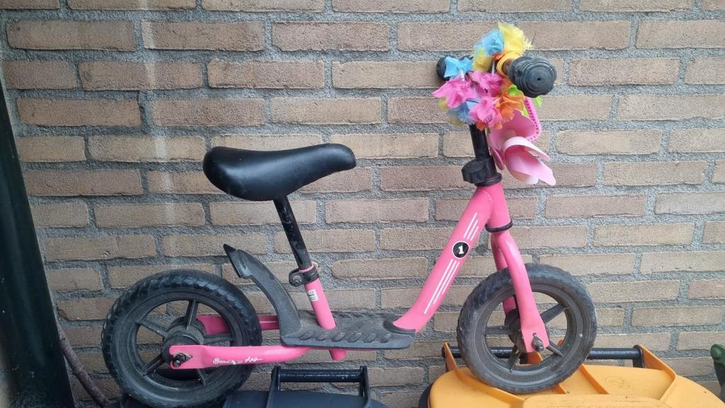 Roze loopfietsje