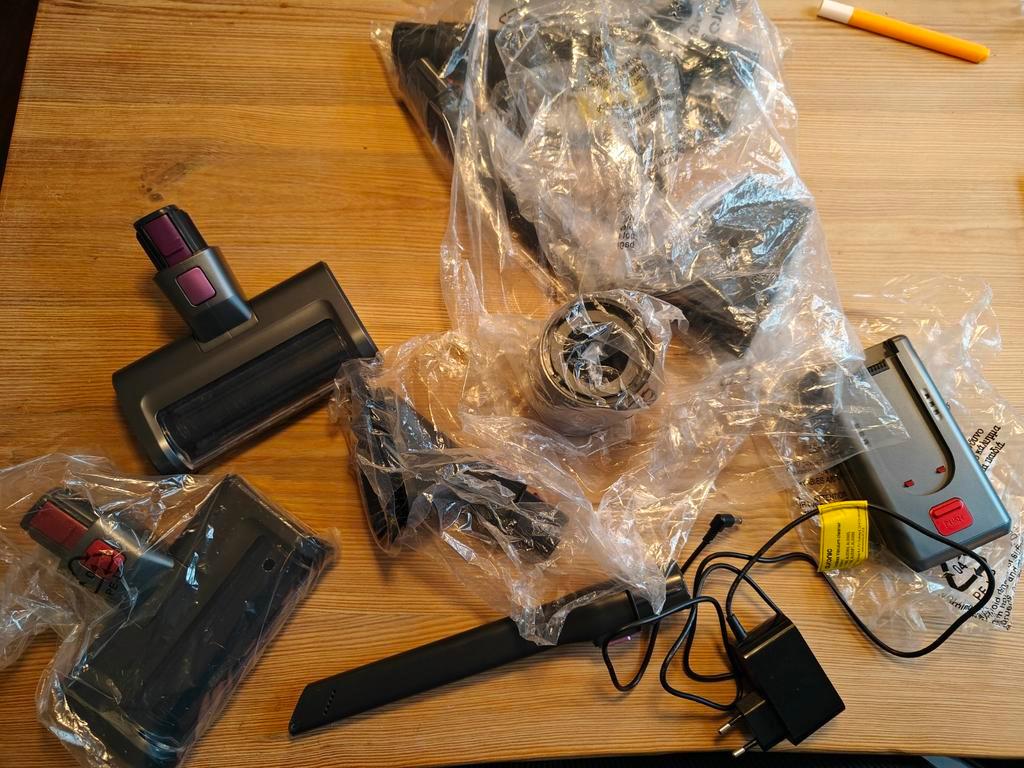 Gratis accu en accessoires Auronic steelstofzuiger 350w