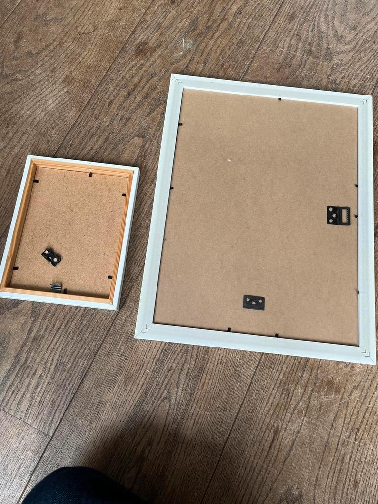 Twee gratis witte foto lijsten 30 x 40 / 20 x 15