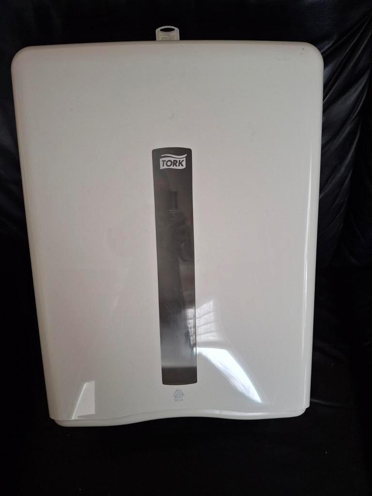 Tork doekdispencer, tm zaterdag.  Hygiënisch en Praktisch