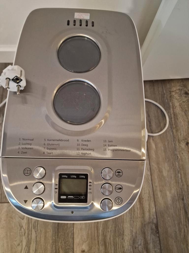 Ophalen voor n planten / bloemenbon .Nieuwe Broodbakmachine