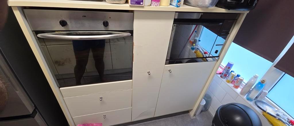 GRATIS!Keukenkast met Oven en Combi Magnetron
