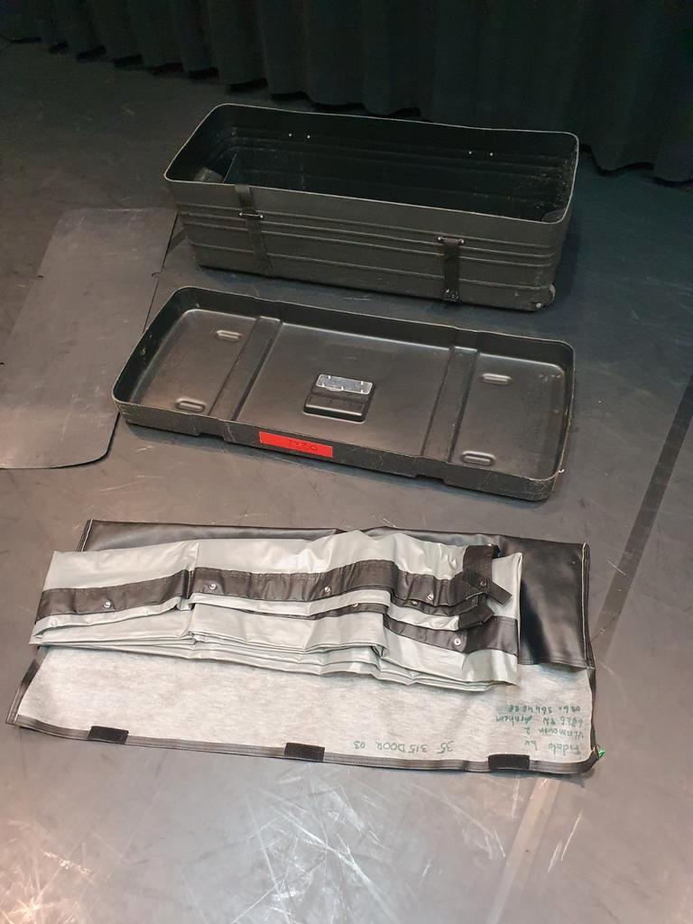 groot projectiescherm projecta 4,25 x 3,15 meter